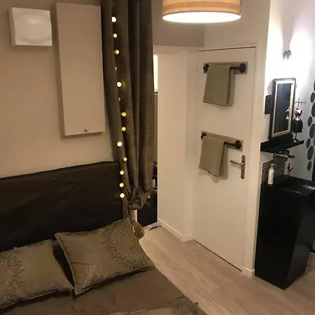 Moderne A Ferrand - 35 M² + Parking Gratuit Appartement *
